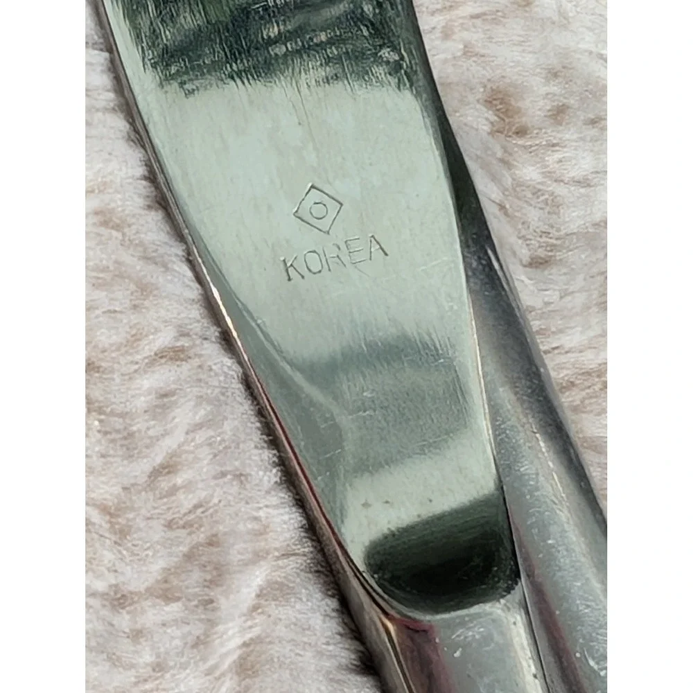 Vintage Korea Stainless Rose Floral Dinner Knives Set‎ of 2 Textured Handle MCM